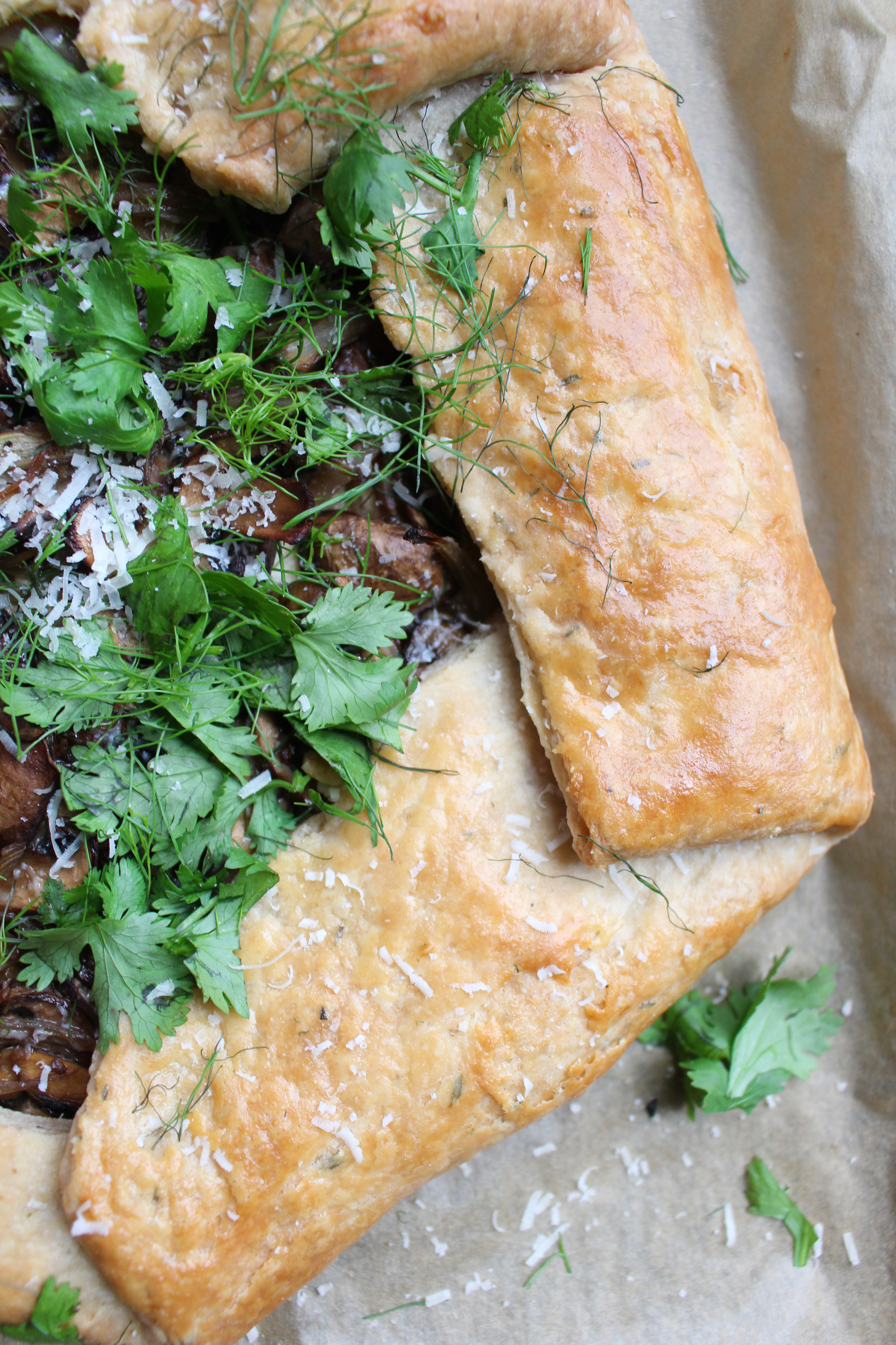 The fluffiest, flaky crust stuffed with ricotta, mushrooms, and fennel. This galette is beautiful and surprisingly simple!