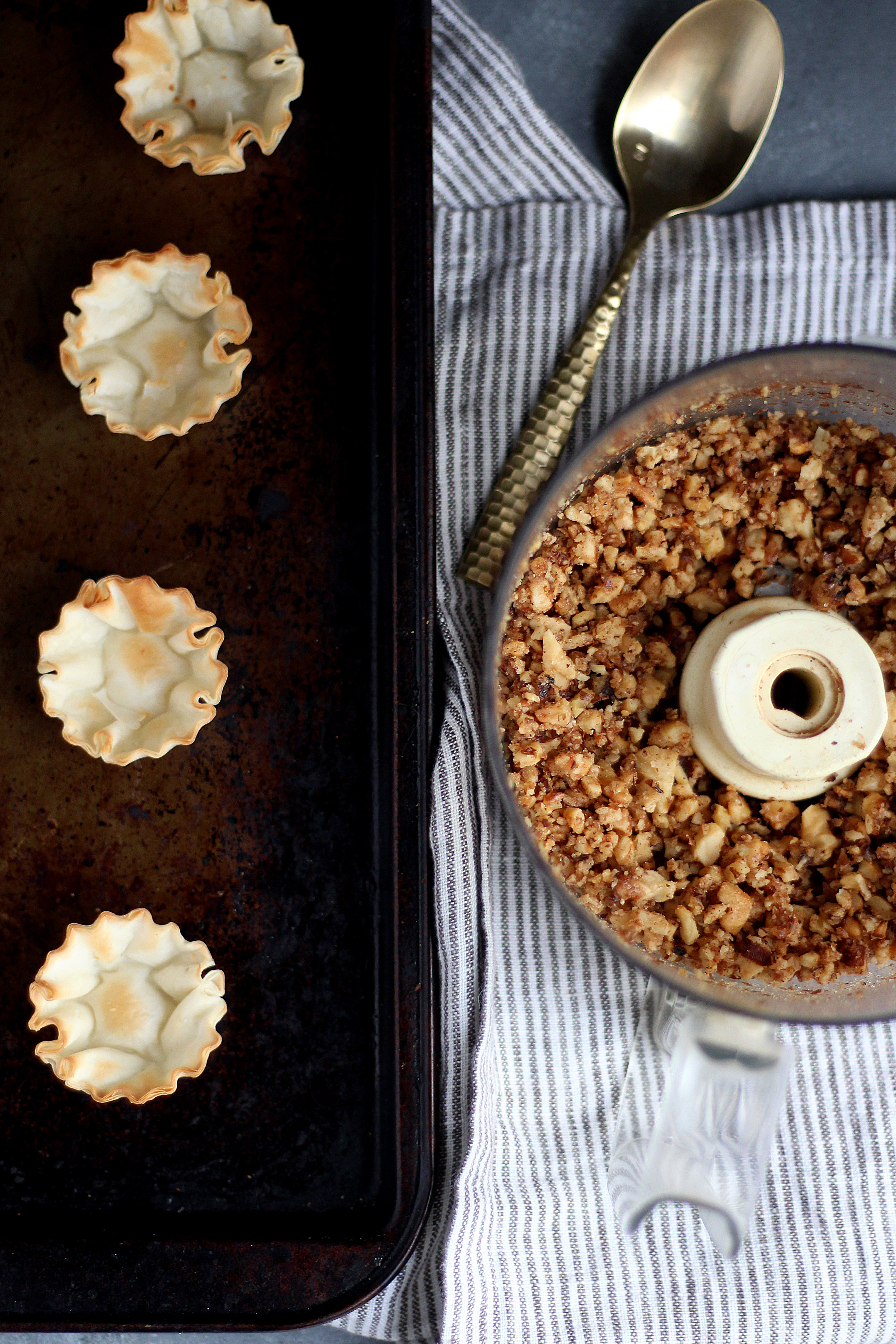 Easy walnut baklava cups