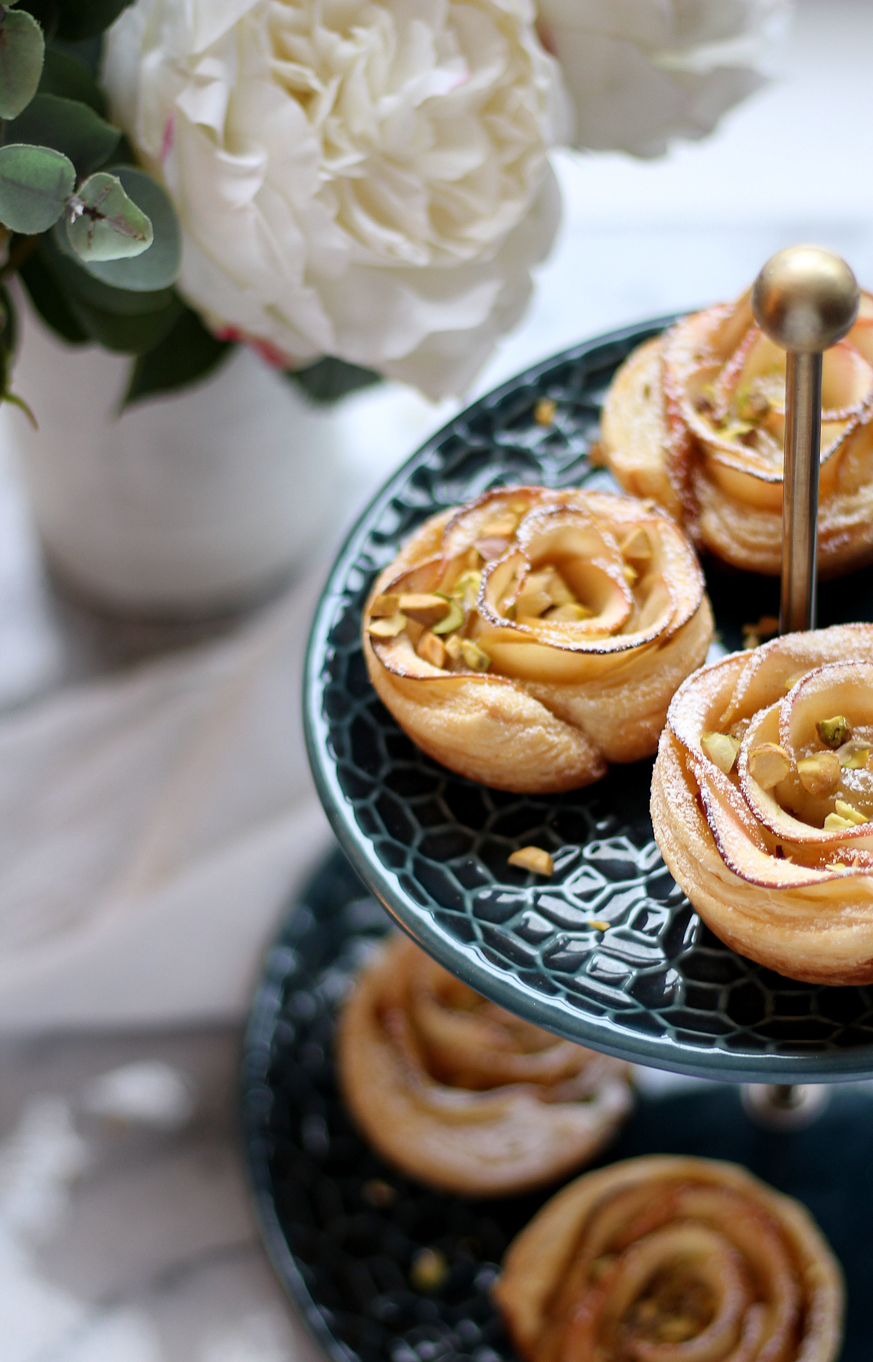 Baked Cardamom Apple Roses